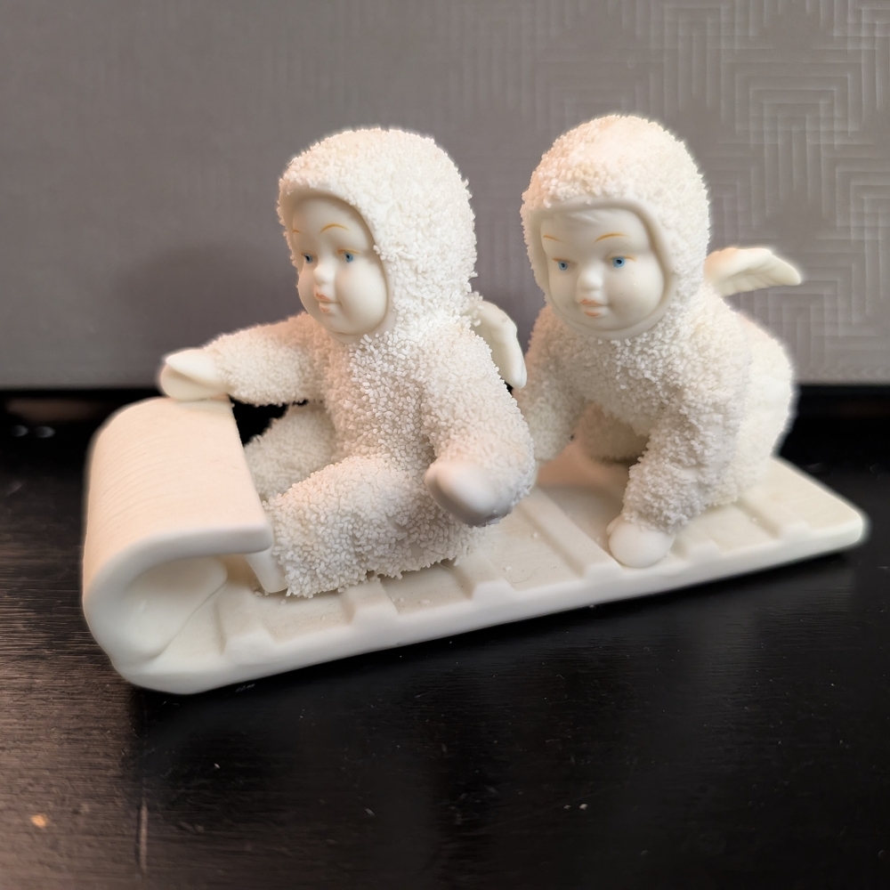 GUC Vintage 1987 Snowbabies "Down The Hill We Go" Figurine